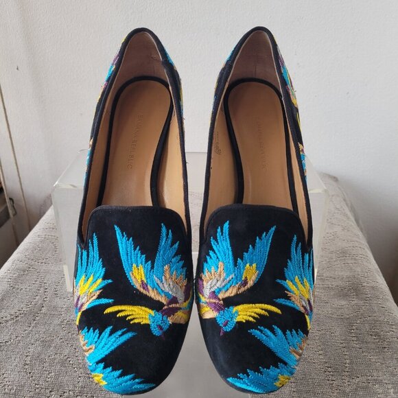 Banana Republic Mid Heel Embroidered Exotic Shoe (Size 7½) - Picture 14 of 14